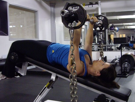 brooke-kalanick-bench-press-decline-chains-450x340