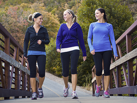 fatshaming-women-walking-450x338