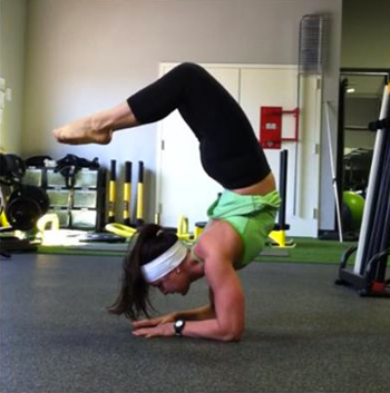 yogaforgirlgonestrong-alli-armbalance-350x353